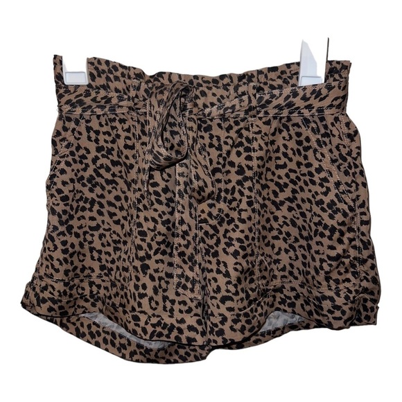AERIE Women's Leopard Animal Print Pull-On Paperbag Style Cuffed Camp Short Sz S - Picture 1 of 10